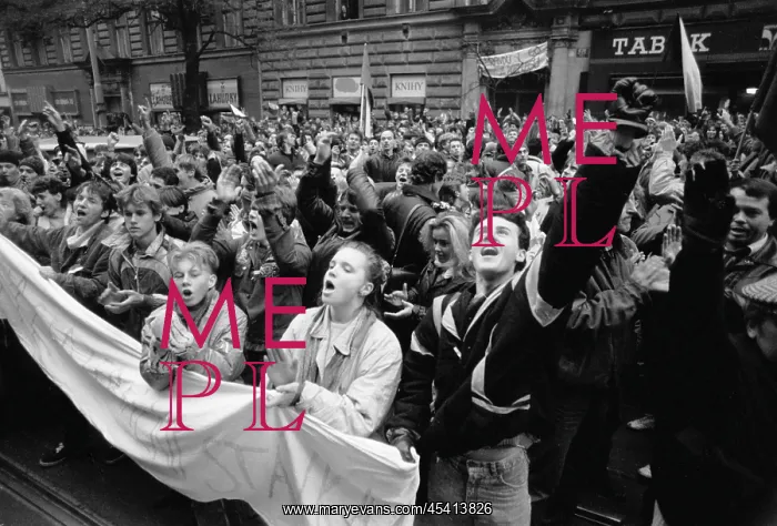 : Demonstration - protest - Czechoslovak Radio : Demonstration - protest - Czechoslovak Radio