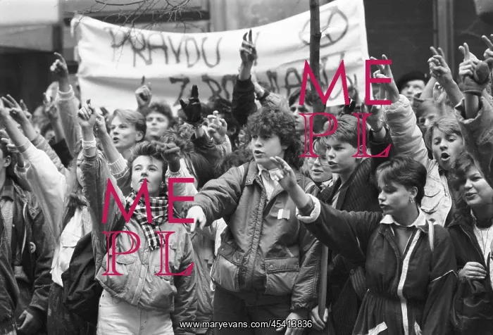 : Demonstration - students - Czechoslovak Radio : Demonstration - students - Czechoslovak Radio