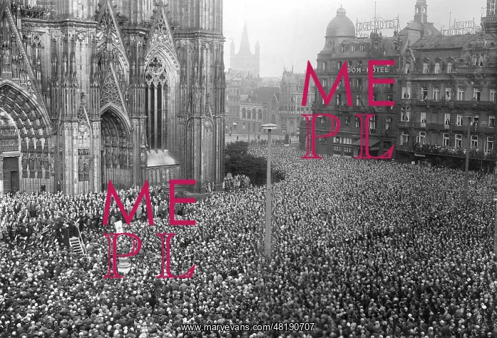 : Demonstration against the Treaty of Versailles, 1929 : Demonstration against the Treaty of Versailles, 1929