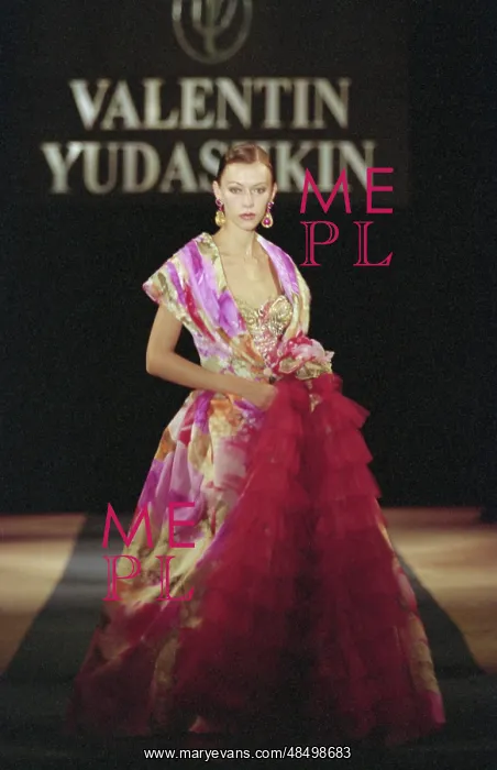: Demonstration of Valentin Yudashkin's clothing collection : Demonstration of Valentin Yudashkin's clothing collection