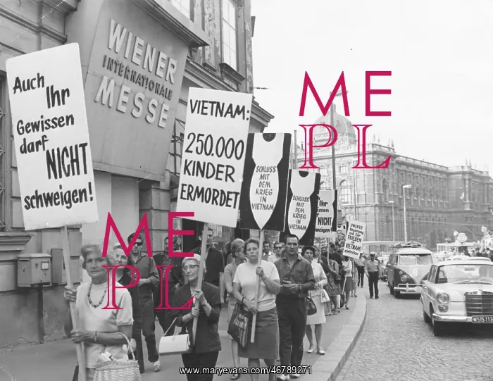 : Demonstration in Vienna against Vietnam War : Demonstration in Vienna against Vietnam War