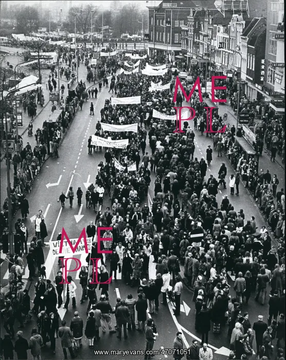 : Demonstration against Vietnam War, Utrecht, Netherlands : Demonstration against Vietnam War, Utrecht, Netherlands