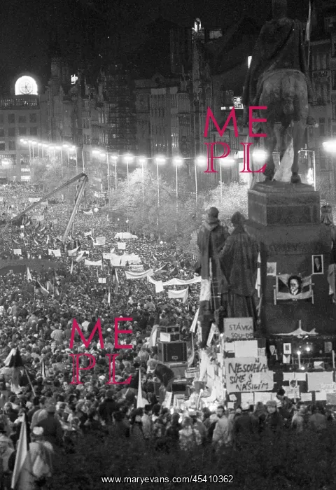 : Demonstration - Wenceslas Square : Demonstration - Wenceslas Square