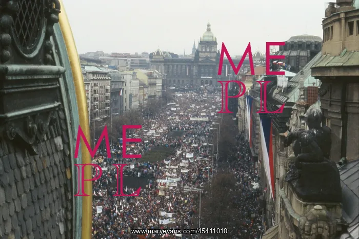 : Demonstration - Wenceslas square - general strike : Demonstration - Wenceslas square - general strike