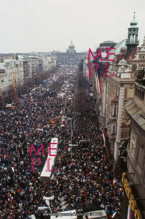 : Demonstration - Wenceslas square general strike : Demonstration - Wenceslas square general strike