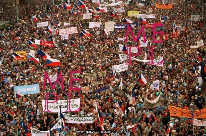 : Demonstration - Wenceslas square - general strike : Demonstration - Wenceslas square - general strike