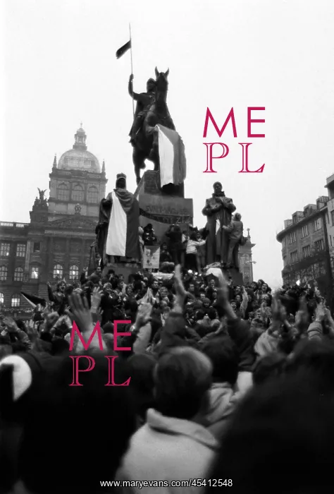 : Demonstration - Wenceslas Square - statue - monument : Demonstration - Wenceslas Square - statue - monument