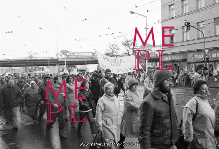 : Demonstration - workers - CKD - Praga - march : Demonstration - workers - CKD - Praga - march