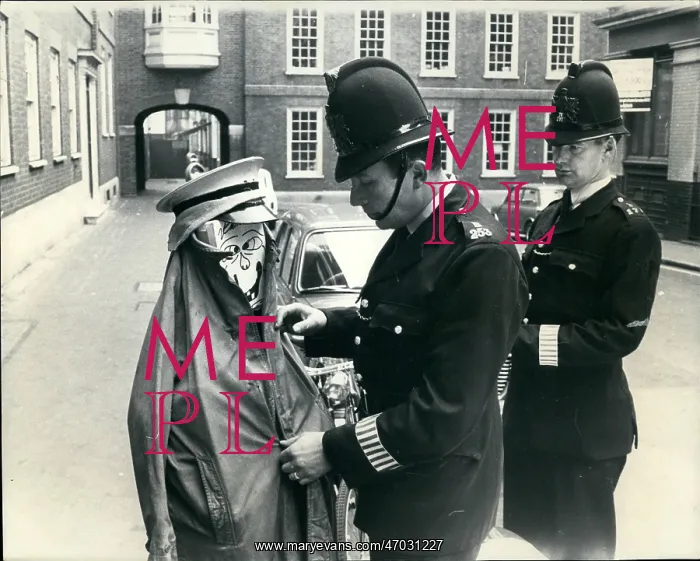  : Demonstrations
