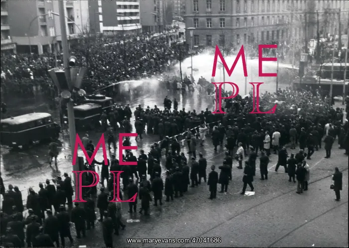 : Demonstrations : Demonstrations