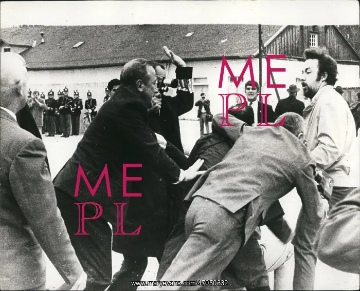 : Demonstrations