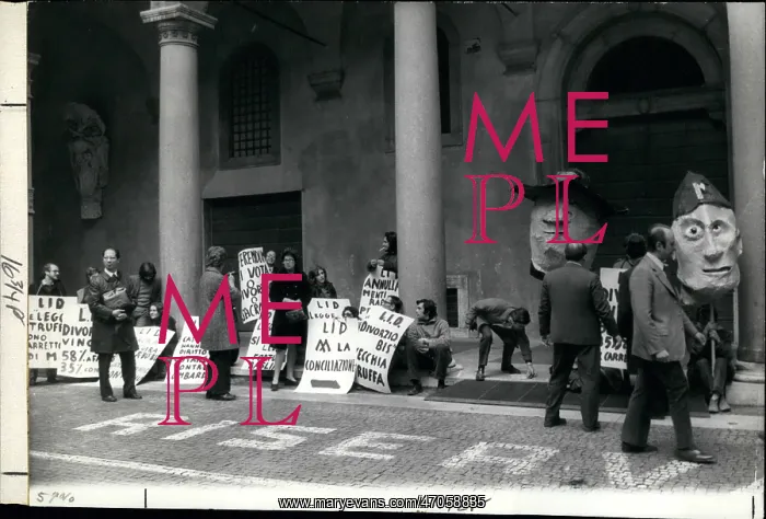 : Demonstrations : Demonstrations