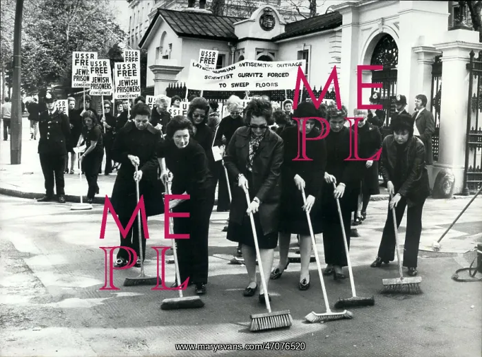 : Demonstrations : Demonstrations