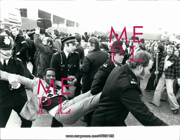 : Demonstrations : Demonstrations