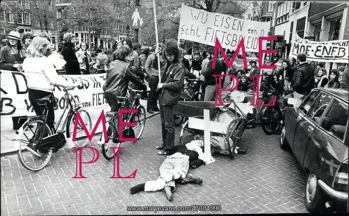 : Demonstrations : Demonstrations