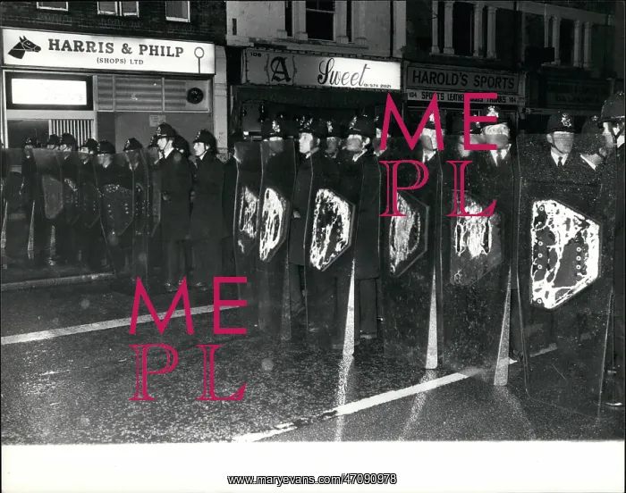 : Demonstrations : Demonstrations
