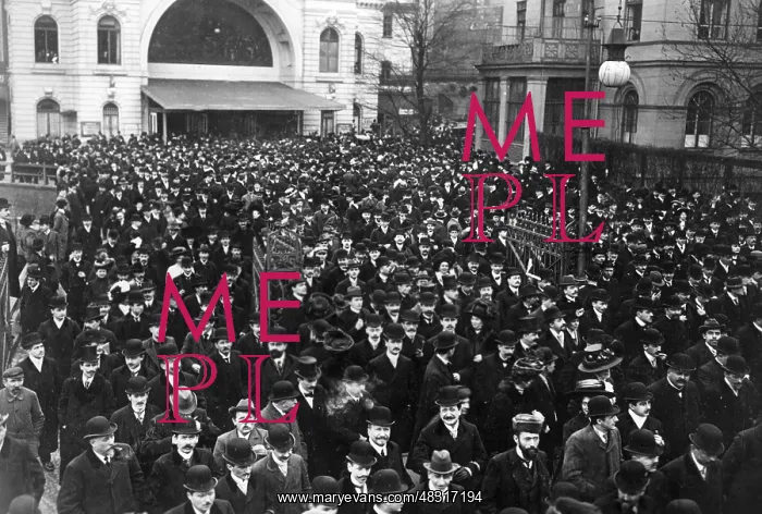 : Demonstrations against the three-class franchise in Berlin : Demonstrations against the three-class franchise in Berlin