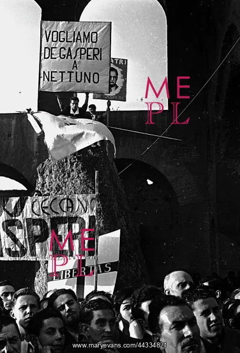 : Demonstrators displaying posters supporting Alcide : Demonstrators displaying posters supporting Alcide
