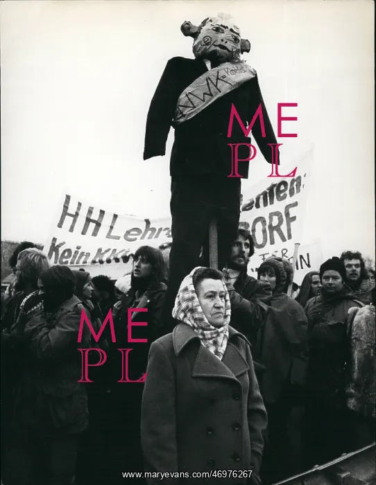 : Demonstrators at nuclear building site, Germany : Demonstrators at nuclear building site, Germany