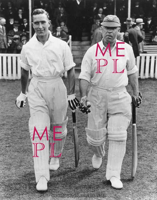 : Denis Compton and Patsy Hendren at The Oval, London : Denis Compton and Patsy Hendren at The Oval, London