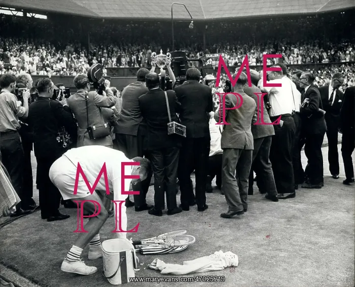 : Dennis Ralston, runner-up, ignored by photographers : Dennis Ralston, runner-up, ignored by photographers