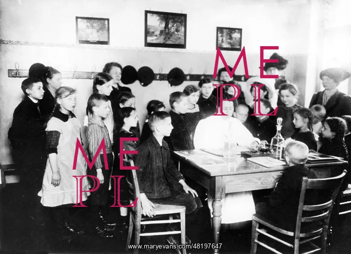 : Dental check up in a school in Berlin, 1914 : Dental check up in a school in Berlin, 1914