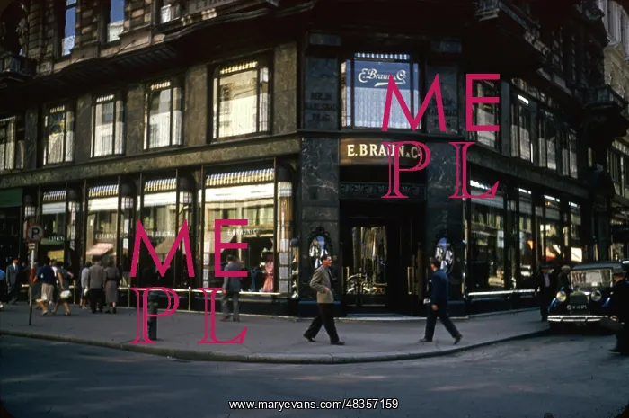 : Department store in Vienna, Austria : Department store in Vienna, Austria