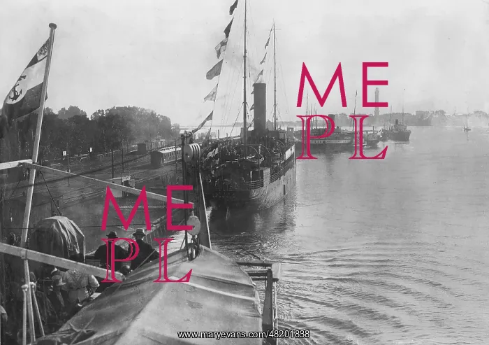 : Departure of transport steamships, 1920 : Departure of transport steamships, 1920