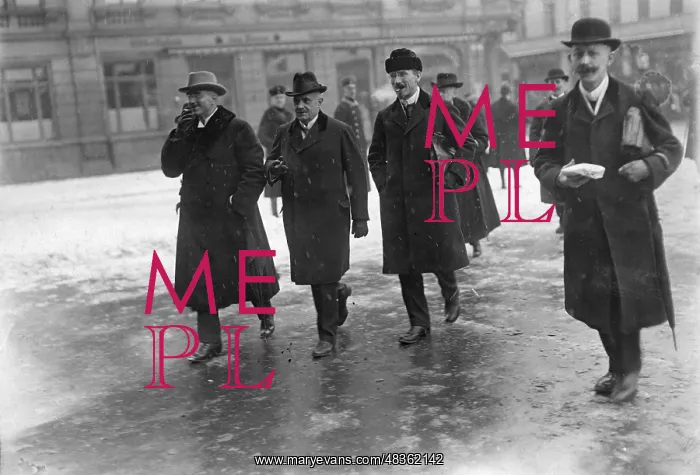 : Deputies on the way to the National Assembly, 1919 : Deputies on the way to the National Assembly, 1919