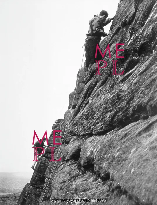: DERBYSHIRE CLIMBING : DERBYSHIRE CLIMBING