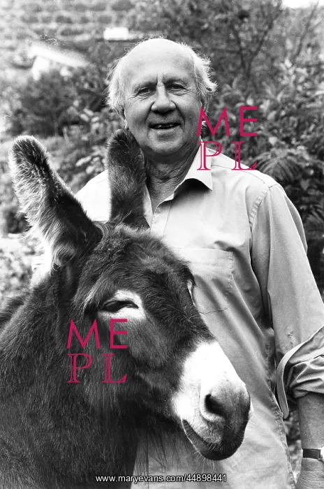  : Derek Tangye, Cornish-based author