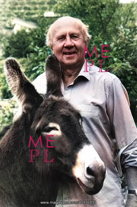  : Derek Tangye, Cornish-based author