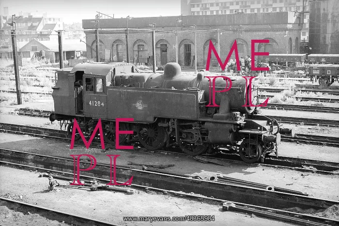 : Derelict steam engine at Nine Elms Loco Yard : Derelict steam engine at Nine Elms Loco Yard