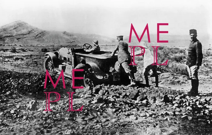 : Desert ride in the First world War, 1917 : Desert ride in the First world War, 1917