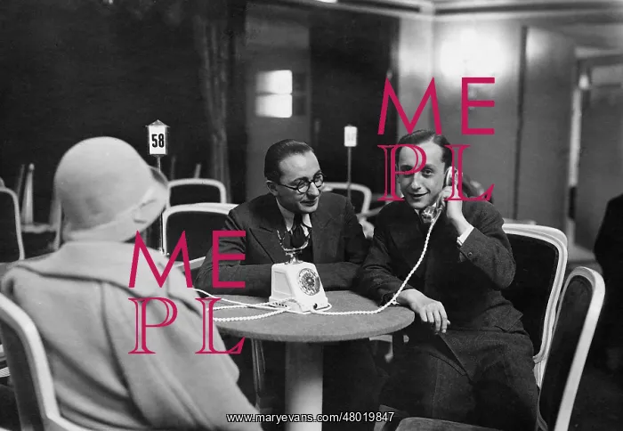 : Desk telephone, 1929 : Desk telephone, 1929