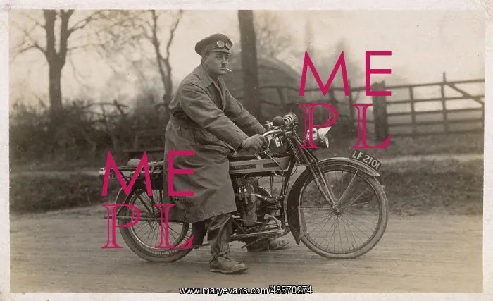 : Despatch rider with Douglas motorcycle, WW1 : Despatch rider with Douglas motorcycle, WW1