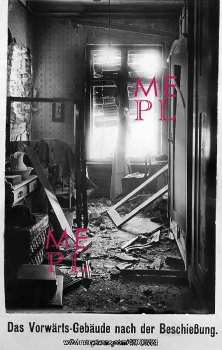 : Destroyed apartment in the Vorwaerts Building, 1919 : Destroyed apartment in the Vorwaerts Building, 1919