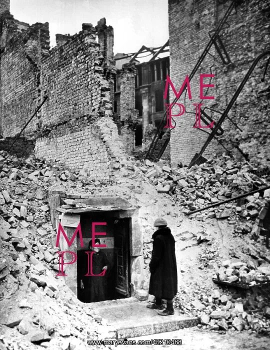 : Destroyed Berlin in the post-war era : Destroyed Berlin in the post-war era