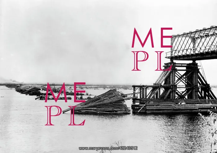 : Destroyed bridge across the Dnieper, 1941 : Destroyed bridge across the Dnieper, 1941