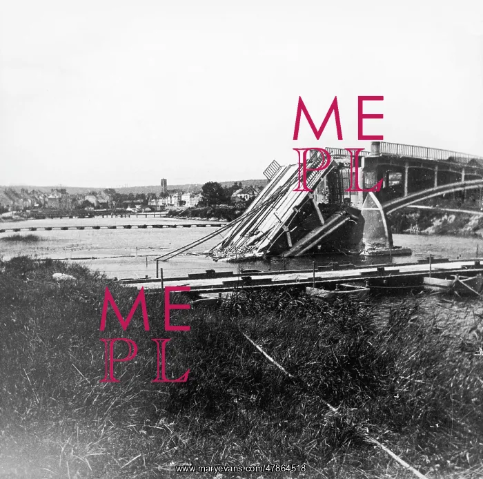 : Destroyed bridge over the Marne WWI : Destroyed bridge over the Marne WWI