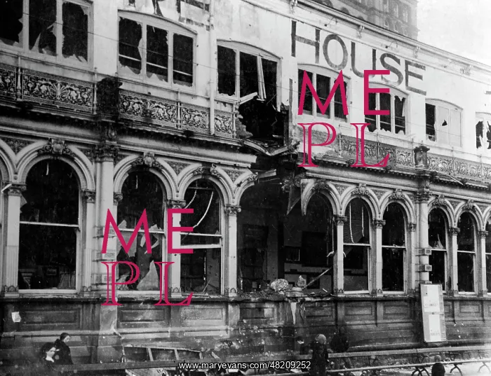: Destroyed buildings in Scarborough, 1914 : Destroyed buildings in Scarborough, 1914