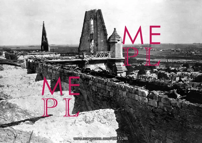 : Destroyed cathedral in St. Quentin, 1917 : Destroyed cathedral in St. Quentin, 1917