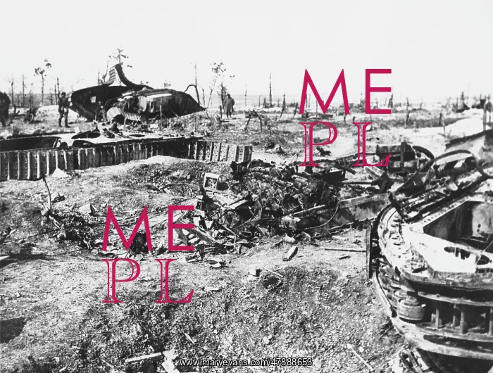 : Destroyed German tank WWI : Destroyed German tank WWI
