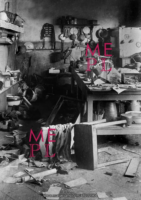 : Destroyed kitchen in Hotel Germania in Cosel, 1921 : Destroyed kitchen in Hotel Germania in Cosel, 1921