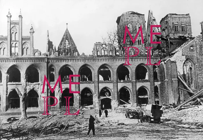 : Destroyed Lubeck, 1942 : Destroyed Lubeck, 1942