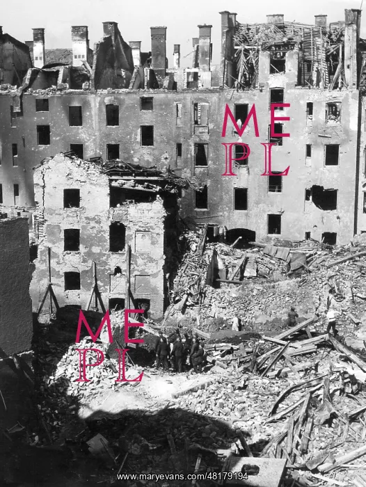 : The destroyed Munich, 1944 : The destroyed Munich, 1944