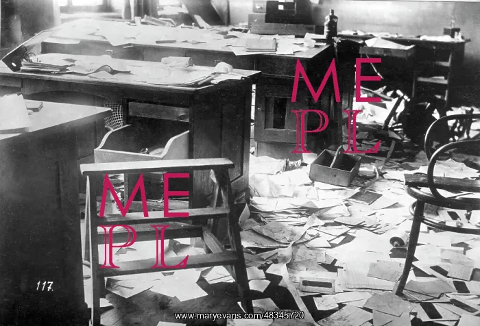 : Destroyed payroll office of the Rheinstahl : Destroyed payroll office of the Rheinstahl