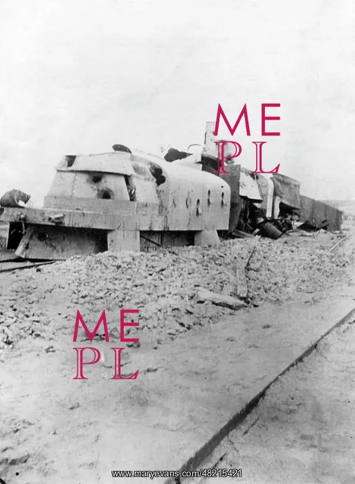 : Destroyed Russian armored train, 1917 : Destroyed Russian armored train, 1917
