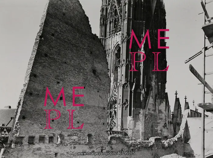 : Destroyed St. Stephen's Cathedral in Vienna : Destroyed St. Stephen's Cathedral in Vienna