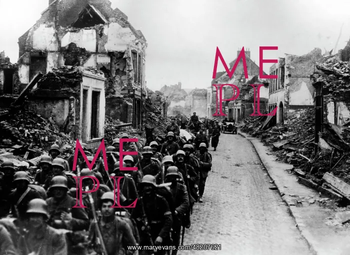 : The destroyed town of Bapaume, 1918 : The destroyed town of Bapaume, 1918